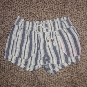 KISS AND CRY Shorts